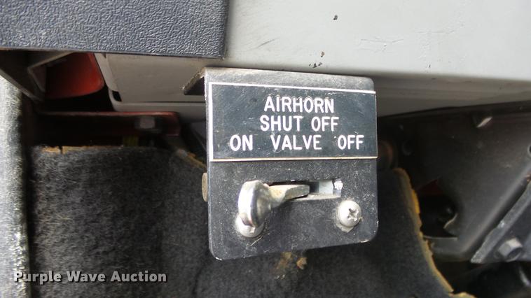 image for item DC1275 1998 Freightliner FL106 Business Class Mobile Air One emergency response truck