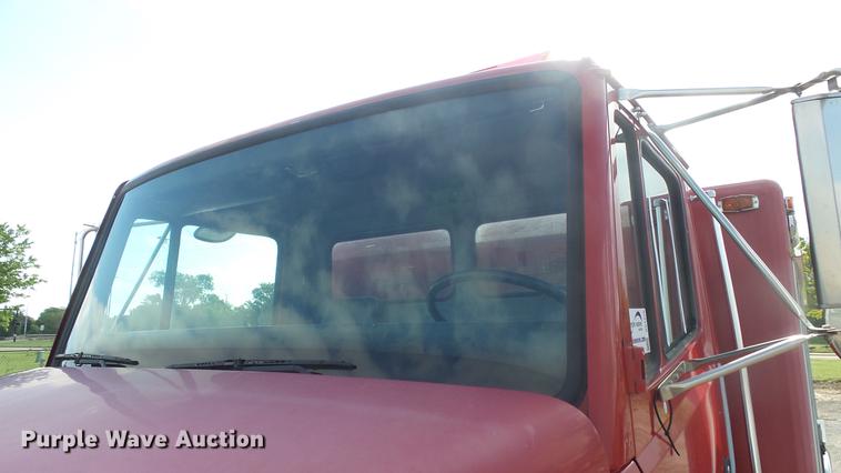 image for item DC1275 1998 Freightliner FL106 Business Class Mobile Air One emergency response truck