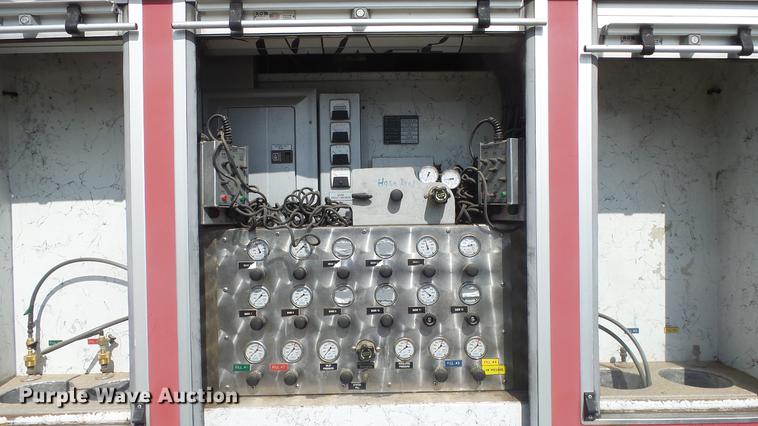 image for item DC1275 1998 Freightliner FL106 Business Class Mobile Air One emergency response truck