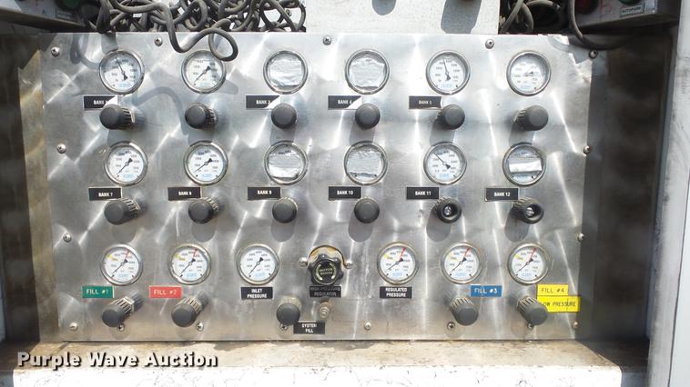 image for item DC1275 1998 Freightliner FL106 Business Class Mobile Air One emergency response truck