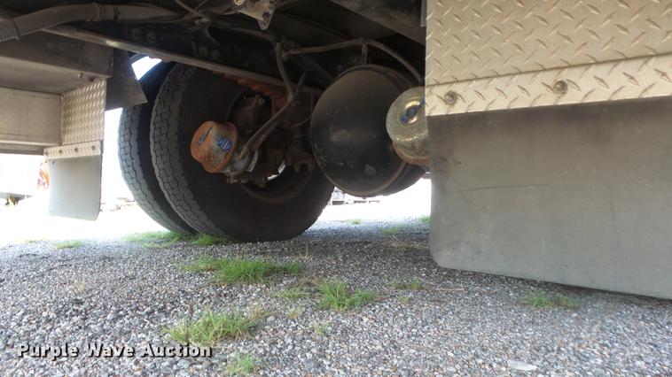 image for item DC1275 1998 Freightliner FL106 Business Class Mobile Air One emergency response truck