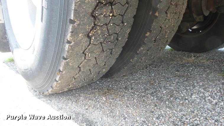 image for item DC1275 1998 Freightliner FL106 Business Class Mobile Air One emergency response truck