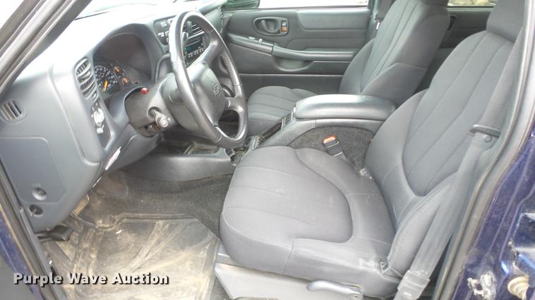 image for item DC1282 2003 Chevrolet S10 LS Crew Cab pickup truck