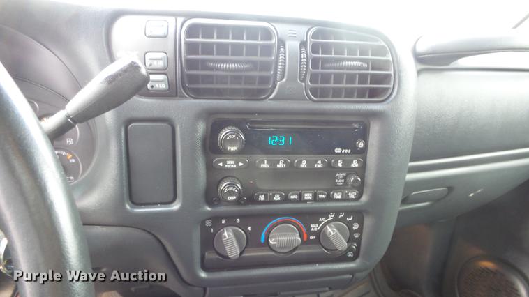 image for item DC1282 2003 Chevrolet S10 LS Crew Cab pickup truck