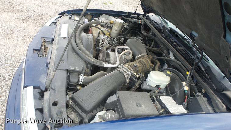 image for item DC1282 2003 Chevrolet S10 LS Crew Cab pickup truck