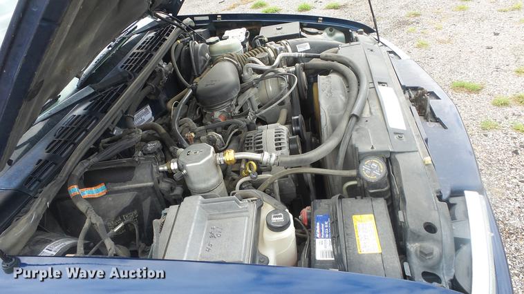 image for item DC1282 2003 Chevrolet S10 LS Crew Cab pickup truck