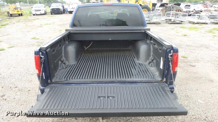 image for item DC1282 2003 Chevrolet S10 LS Crew Cab pickup truck