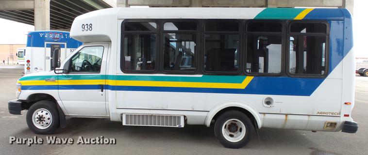 image for item DC3234 2009 Ford E450 Super Duty shuttle bus