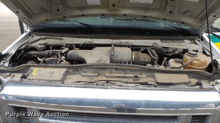 image for item DC3234 2009 Ford E450 Super Duty shuttle bus