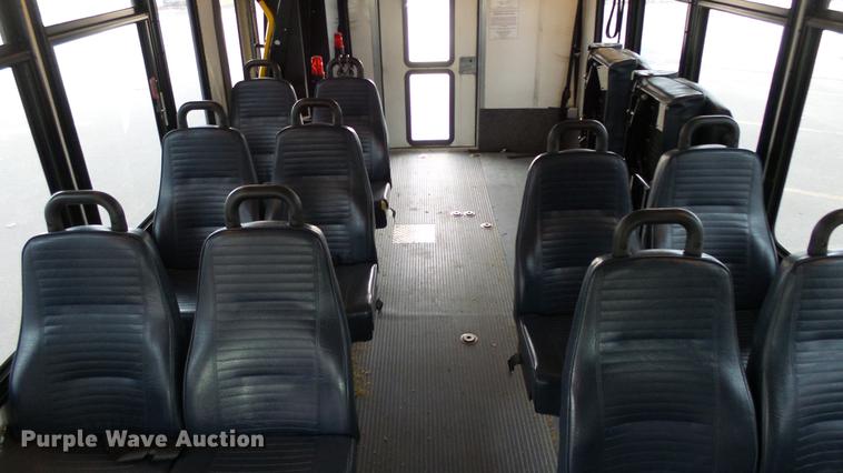 image for item DC3234 2009 Ford E450 Super Duty shuttle bus