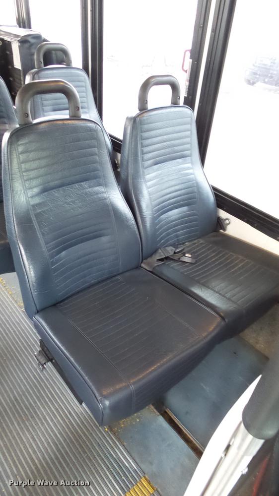 image for item DC3234 2009 Ford E450 Super Duty shuttle bus