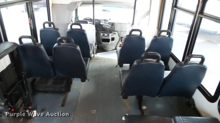 image for item DC3234 2009 Ford E450 Super Duty shuttle bus