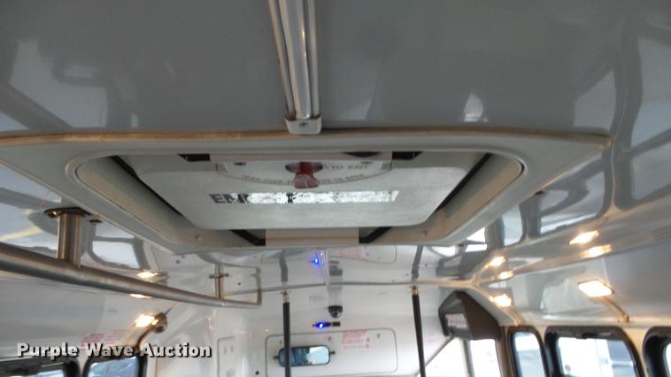 image for item DC3234 2009 Ford E450 Super Duty shuttle bus