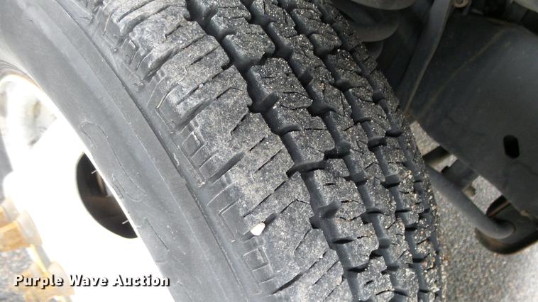 image for item DC3234 2009 Ford E450 Super Duty shuttle bus