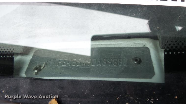 image for item DC3234 2009 Ford E450 Super Duty shuttle bus