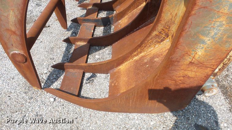 image for item EF9240 JRB WA320L-5 grapple bucket