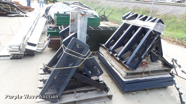 image for item ER9611 (4) picnic tables