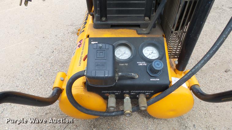 image for item ET9458 Bostitch 110 air compressor