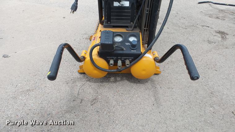 image for item ET9458 Bostitch 110 air compressor