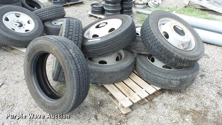 image for item ET9469 (7) 225/70R19.5 tires