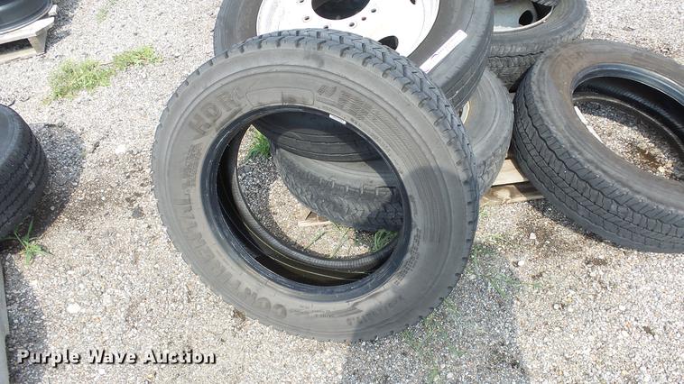 image for item ET9469 (7) 225/70R19.5 tires