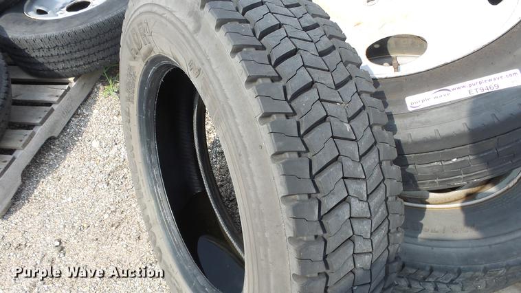 image for item ET9469 (7) 225/70R19.5 tires