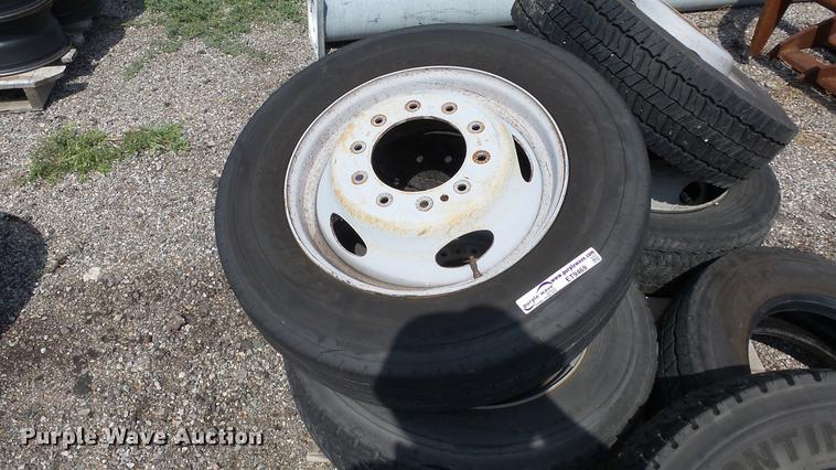 image for item ET9469 (7) 225/70R19.5 tires