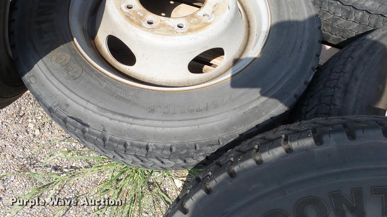 image for item ET9469 (7) 225/70R19.5 tires