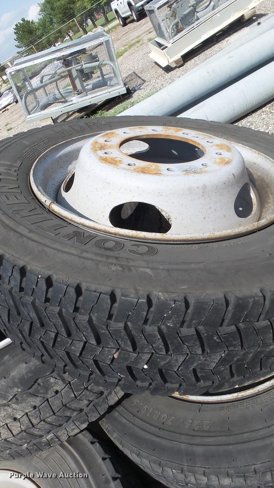 image for item ET9469 (7) 225/70R19.5 tires