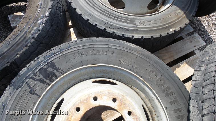 image for item ET9469 (7) 225/70R19.5 tires