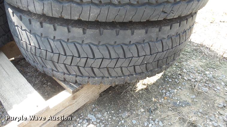 image for item ET9488 (4) Continental HDR 15-19.5 NHS tires