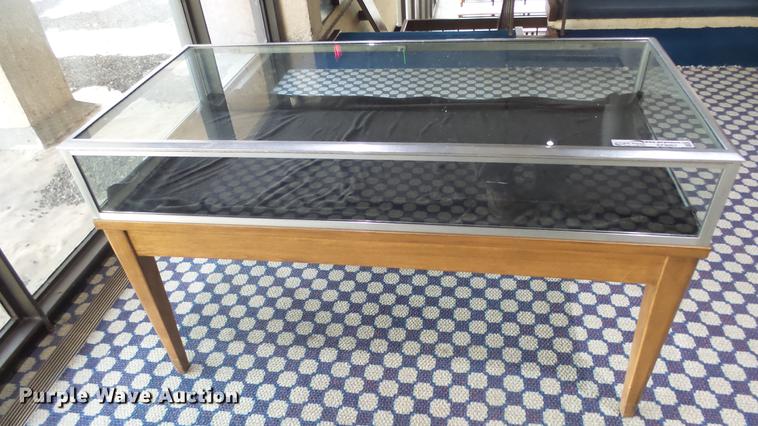 image for item EF9067 Glass show case on wood base