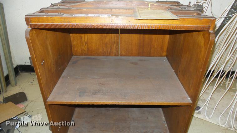 image for item EF9152 Wood dumbwaiter