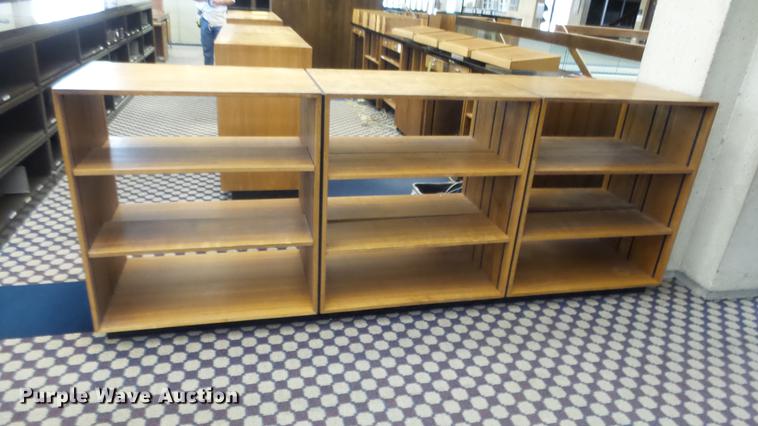 image for item ET9253 (11) wood bookshelves