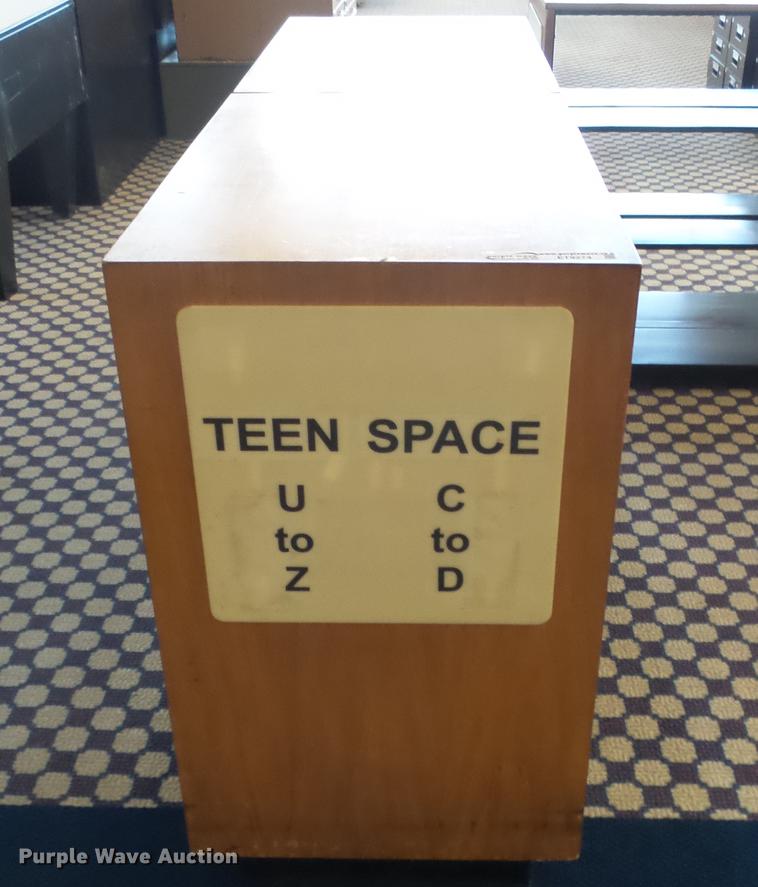 image for item ET9274 (3) wood bookshelves