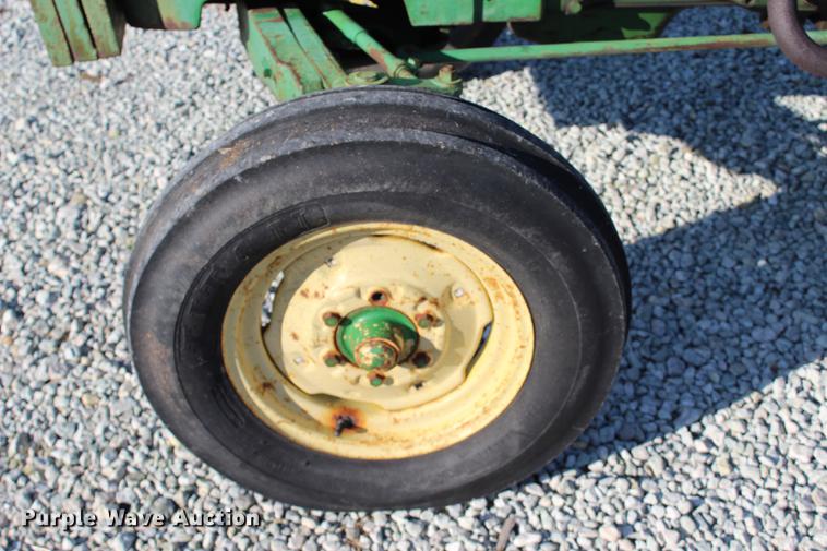 image for item BE9322 John Deere 1020 tractor