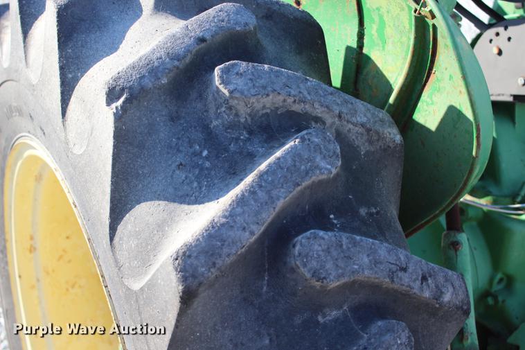 image for item BE9322 John Deere 1020 tractor