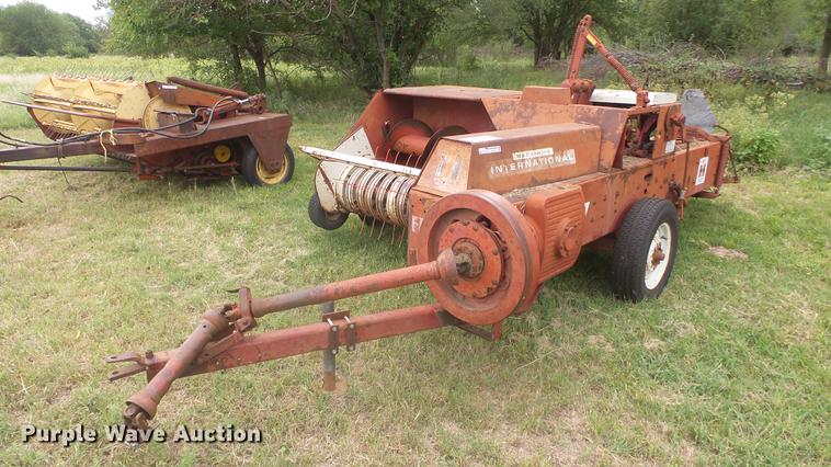 image for item BL9010 International 47 square baler