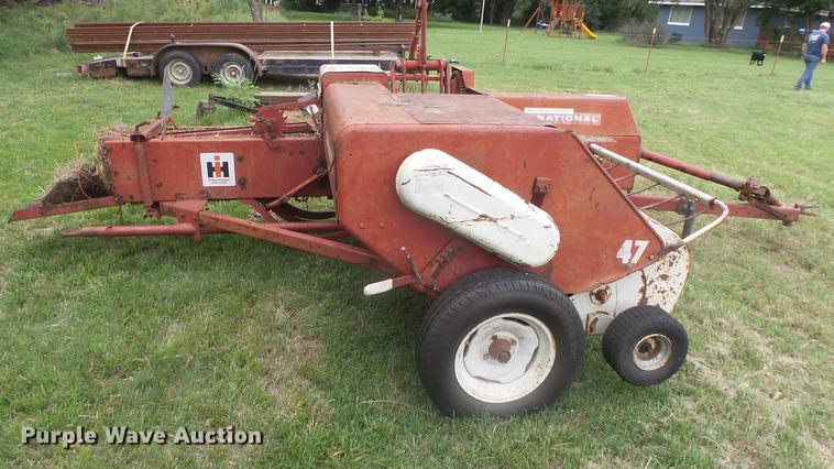 image for item BL9010 International 47 square baler