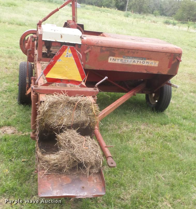 image for item BL9010 International 47 square baler