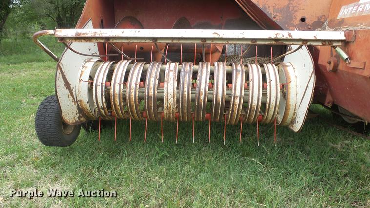 image for item BL9010 International 47 square baler