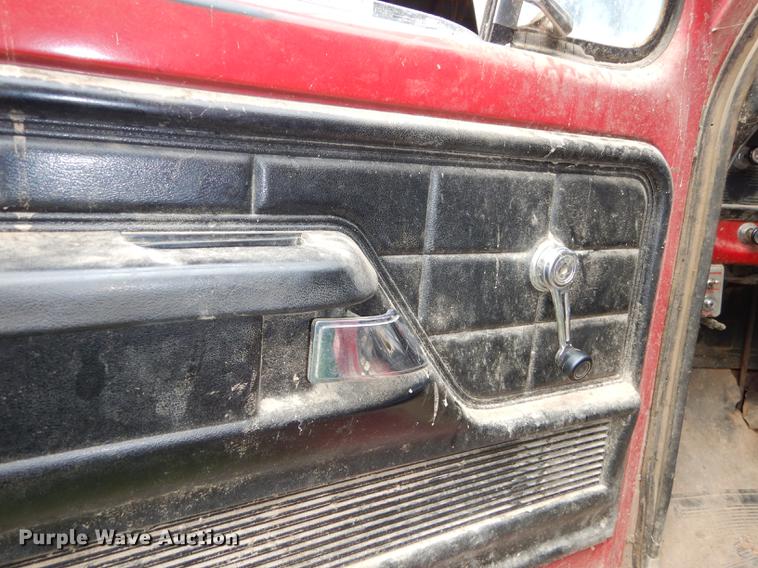 image for item DB8253 1973 Ford F600 feed mixer truck