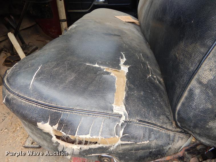 image for item DB8253 1973 Ford F600 feed mixer truck