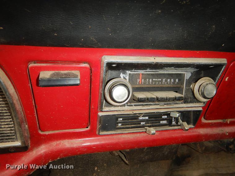 image for item DB8253 1973 Ford F600 feed mixer truck