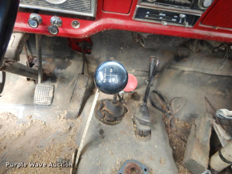 image for item DB8253 1973 Ford F600 feed mixer truck