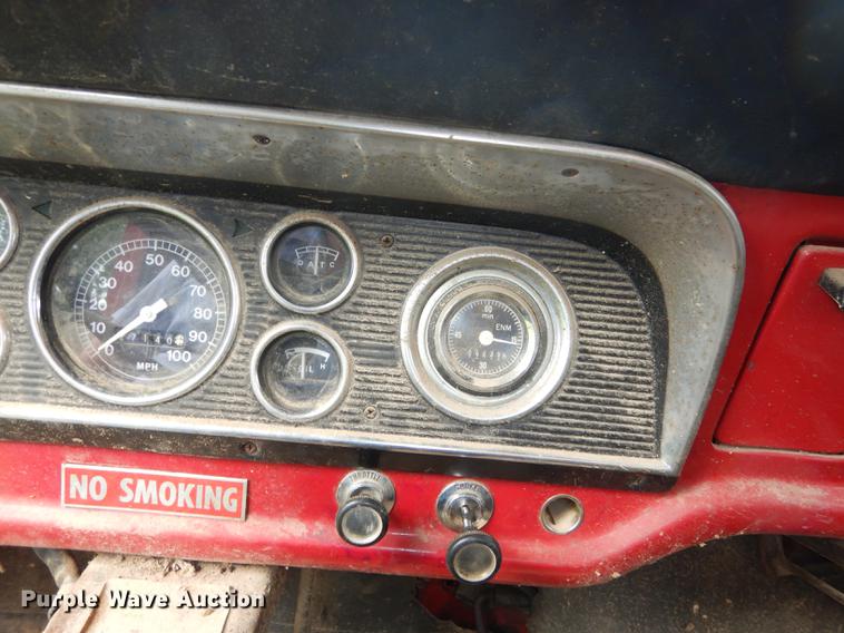 image for item DB8253 1973 Ford F600 feed mixer truck