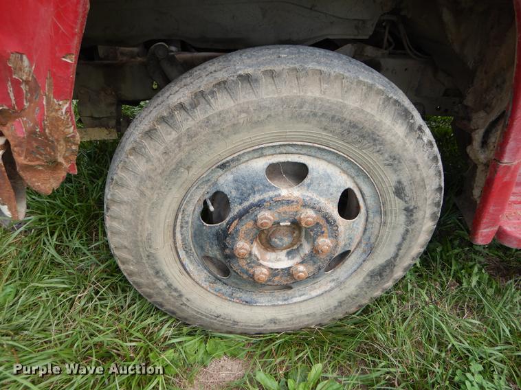 image for item DB8253 1973 Ford F600 feed mixer truck