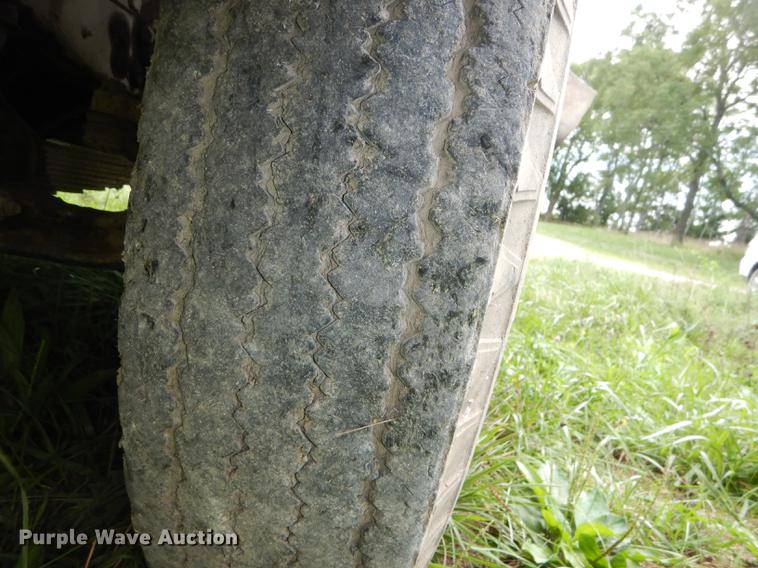 image for item DB8253 1973 Ford F600 feed mixer truck