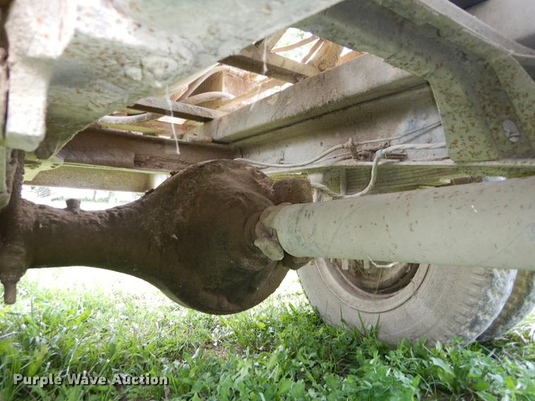 image for item DB8253 1973 Ford F600 feed mixer truck