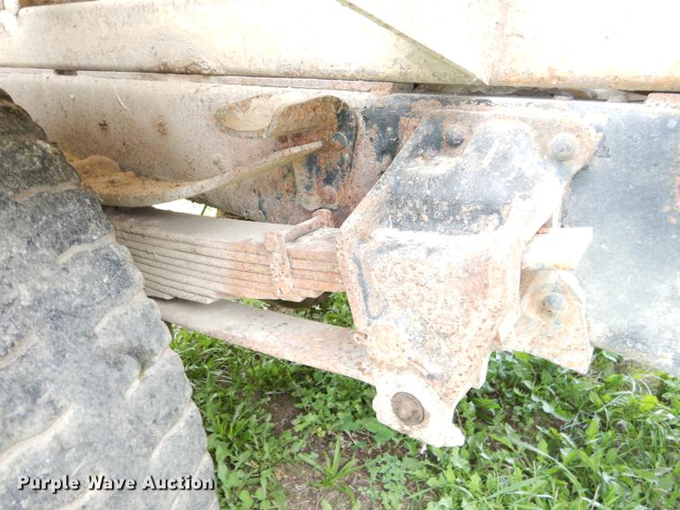 image for item DB8253 1973 Ford F600 feed mixer truck